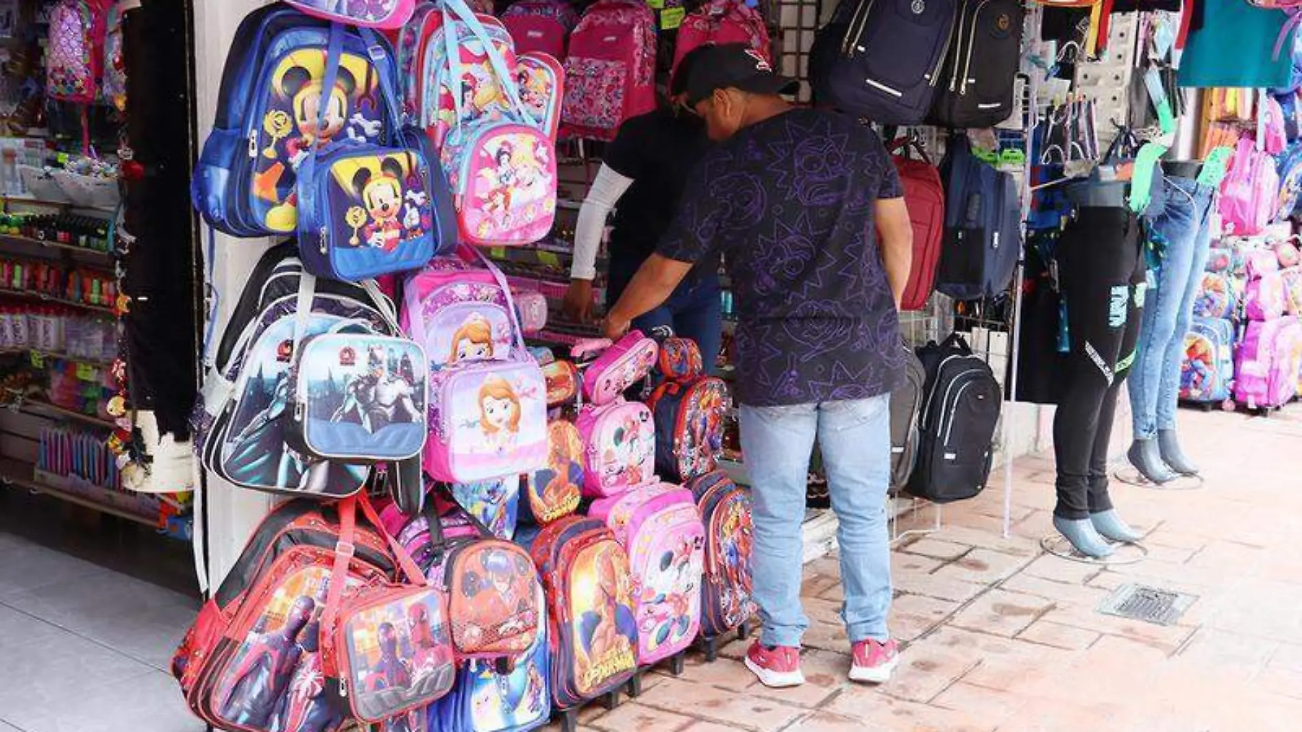 Papelería, útiles escolares, vendedores, regresoma clases (2)